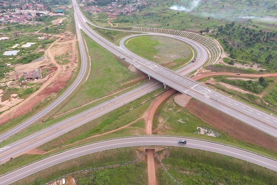 A drive by Lake Victoria